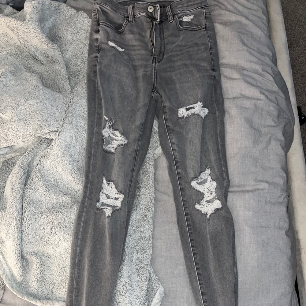 American eagle ripped jeans